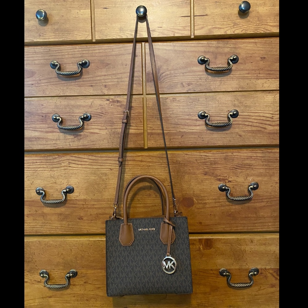 Michael Kors messenger crossbody